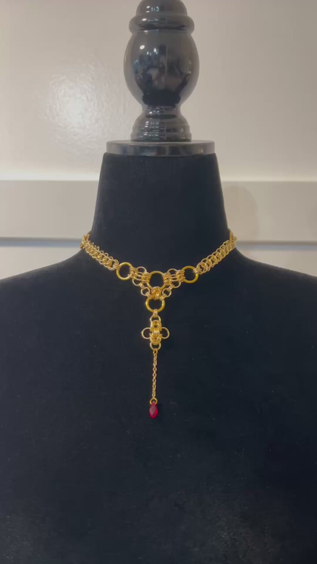 The Mad Queen Necklace